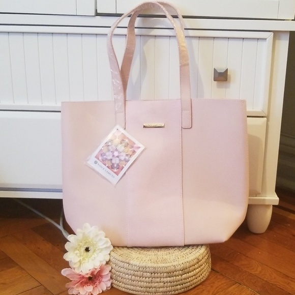 Vince Camuto Handbags - NWT VINCE CAMUTO LARGE TOTE💐